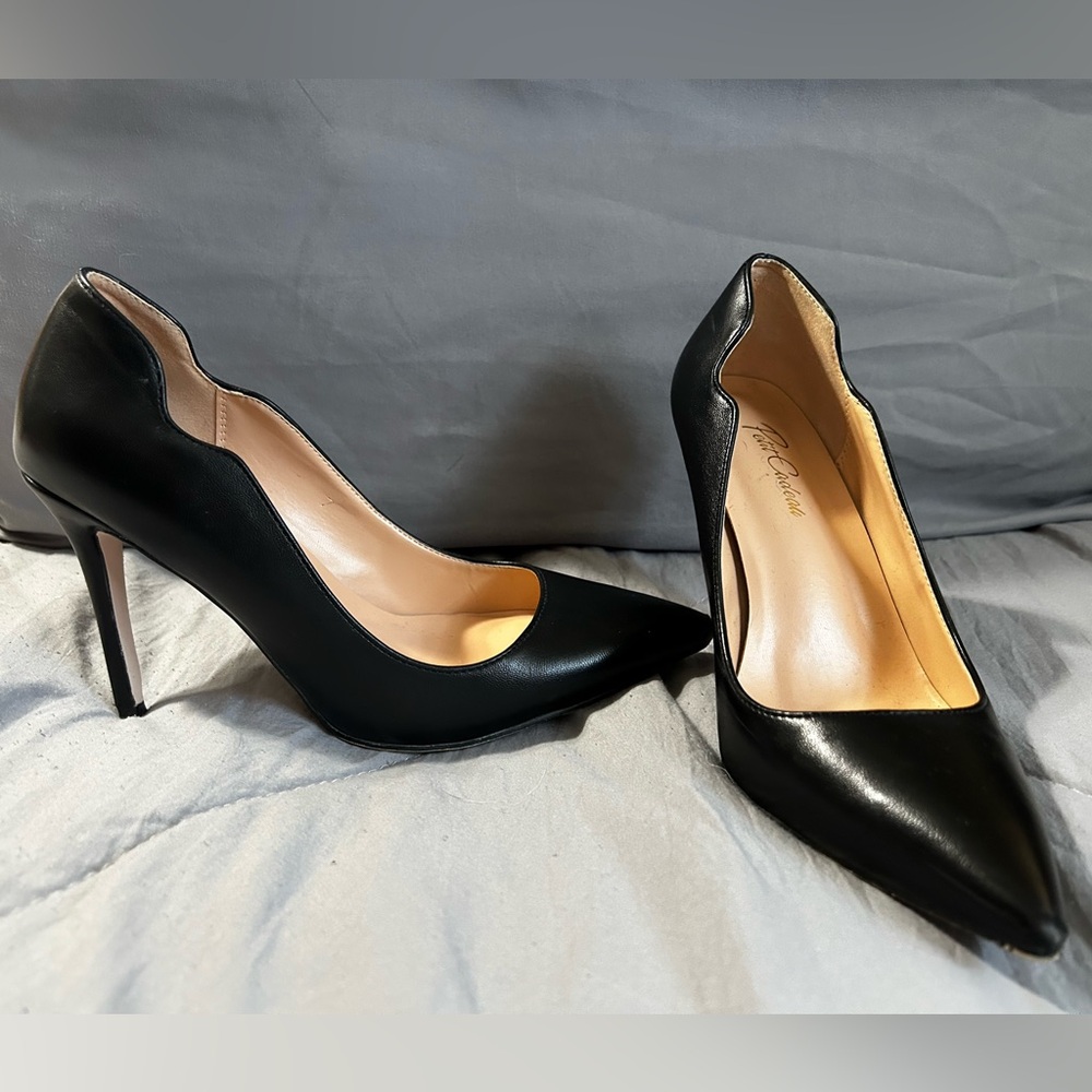 Petit Cadeau Lavinia Womens Size 7 Black Elegant Pointed Toe Pumps 4” Stiletto